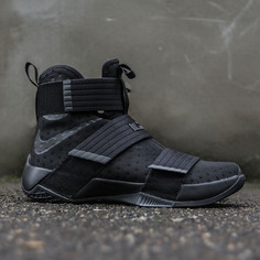 Баскетбольные кроссовки Nike
