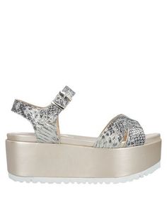 Сандалии Stuart Weitzman