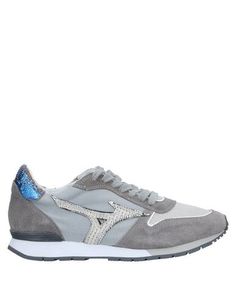 Низкие кеды и кроссовки Mizuno