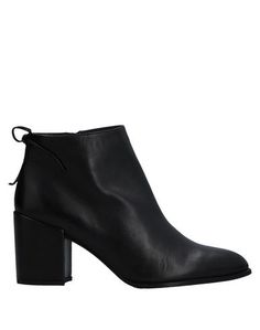 Полусапоги и высокие ботинки Stuart Weitzman