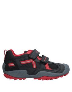 Низкие кеды и кроссовки Geox