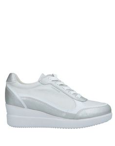 Низкие кеды и кроссовки Geox