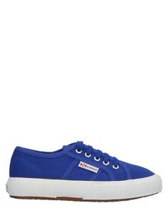 Низкие кеды и кроссовки Superga