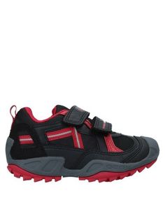 Низкие кеды и кроссовки Geox