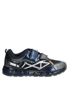 Низкие кеды и кроссовки Geox