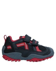 Низкие кеды и кроссовки Geox
