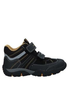 Низкие кеды и кроссовки Geox