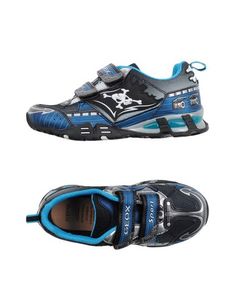 Низкие кеды и кроссовки Geox