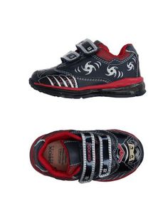 Низкие кеды и кроссовки Geox