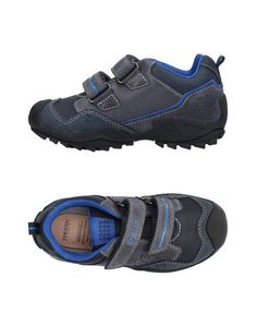 Низкие кеды и кроссовки Geox