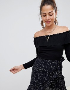 Топ с оборкой и вырезом лодочкой Miss Selfridge - Черный