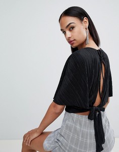 Плиссированный топ с открытой спиной PrettyLittleThing - Черный