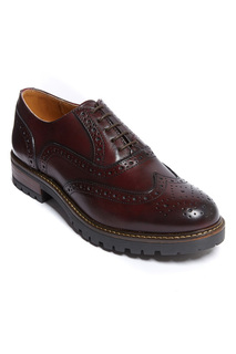 Low shoes British passport