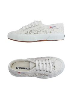 Низкие кеды и кроссовки Superga