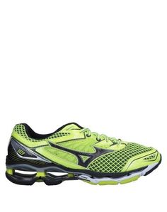 Низкие кеды и кроссовки Mizuno