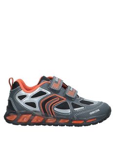 Низкие кеды и кроссовки Geox