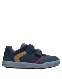 Низкие кеды и кроссовки Geox