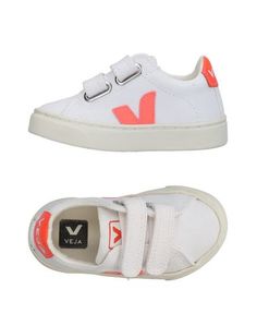 Низкие кеды и кроссовки Veja