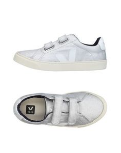 Низкие кеды и кроссовки Veja