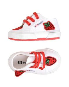 Низкие кеды и кроссовки Superga