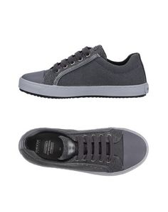 Низкие кеды и кроссовки Geox