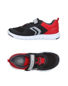Низкие кеды и кроссовки Geox
