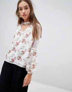 Блузка с цветочным принтом и кружевной отделкой Glamorous - Кремовый