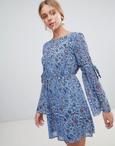 Короткое приталенное платье с цветочным принтом Glamorous - Синий