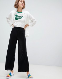 Укороченные брюки плиссе с широкими штанинами Monki - Черный