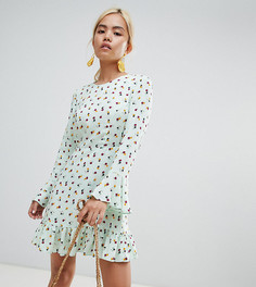 Платье мини с рукавами клеш и цветочным принтом ASOS DESIGN Petite - Мульти