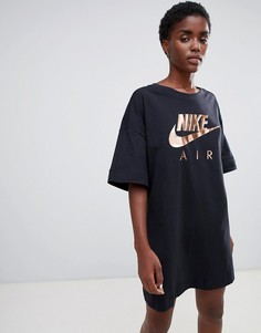 Платье-футболка с контрастным логотипом Nike Air - Черный