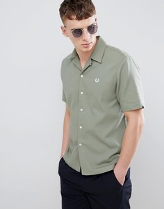 Зеленая рубашка из пике с отложным воротником Fred Perry - Зеленый