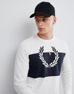 Белый лонгслив с изображением лаврового венка Fred Perry - Белый