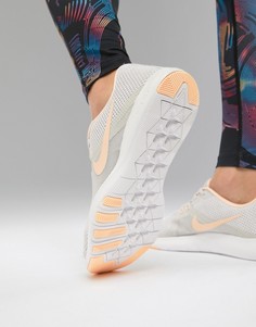 Серые кроссовки с логотипом-галочкой персикового цвета Nike Training - Серый
