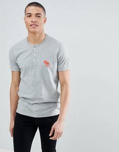 Серая меланжевая футболка хенли с логотипом Abercrombie & Fitch - Серый