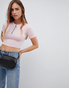 Кроп-топ в рубчик с кольцом-бегунком PrettyLittleThing - Розовый