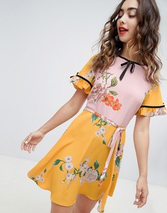 Чайное платье с цветочным принтом River Island - Розовый