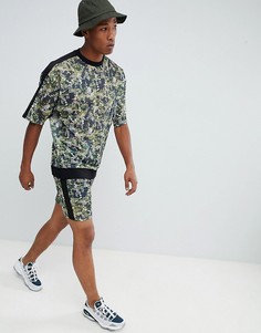 Спортивный oversize-свитшот и шорты скинни с камуфляжным принтом и полосками по бокам ASOS DESIGN - Мульти