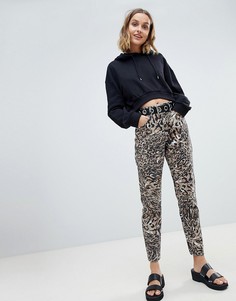 Джинсы в винтажном стиле с леопардовым принтом ASOS DESIGN Ritson - Мульти