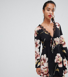 Приталенное платье с цветочным принтом и кружевной отделкой Missguided Petite - Черный