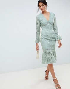Платье миди с V-образным вырезом, рукавами клеш и вышивкой ришелье ASOS DESIGN - Зеленый