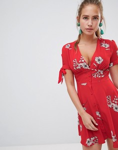 Чайное платье на пуговицах с цветочным принтом Glamorous - Красный