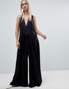 Комбинезон с глубоким вырезом и широкими штанинами ASOS DESIGN - Черный