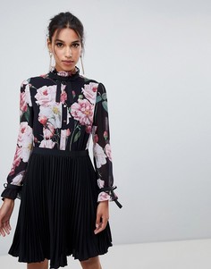 Платье с оборками на рукавах и принтом Ted Baker Daysea - Черный