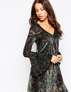 Короткое приталенное платье c принтом пейсли и отделкой деворе ASOS TALL - Мульти