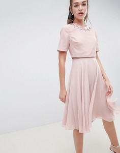 Приталенное платье миди с кроп-топом и 3D отделкой ASOS DESIGN - Розовый