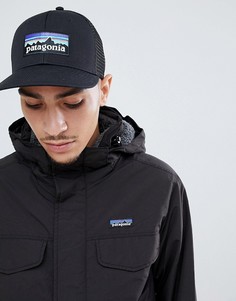 Patagonia P-6 Logo Trucker Hat in Black - Черный