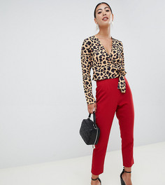 Красные строгие брюки Boohoo Petite - Красный