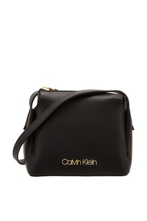 Компактная черная сумка с длинным ремнем Calvin Klein