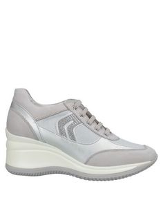 Низкие кеды и кроссовки Geox